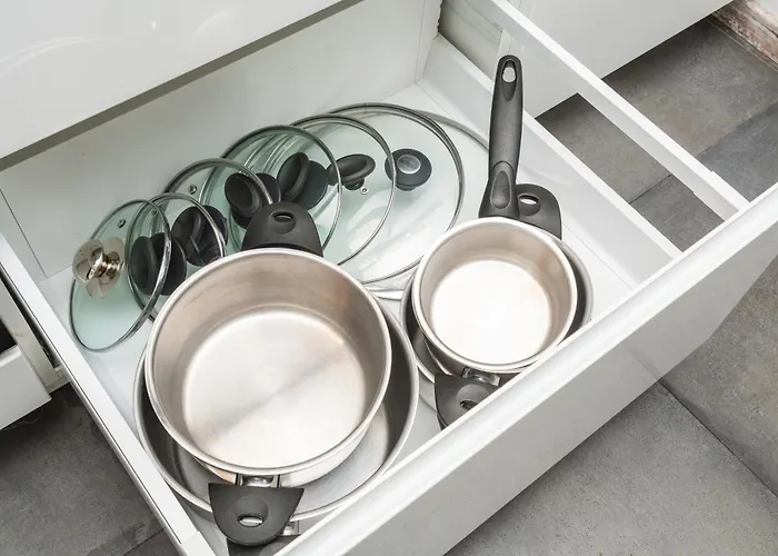 Daire Gdansky, The 14th Floor *